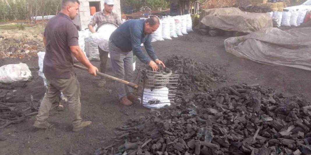 Ateş başında nöbet, toz içinde mesai! Toroslarda zorlu geçim kaynağı: Birçok ailenin ekmek kapısı oluyor 2